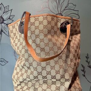 Gucci GG Logo Vintage Canvas Shoulder Bag